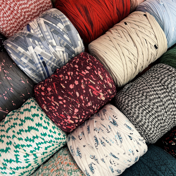 Printed Recycled T-Shirt Fabric Yarn - Petal Dream